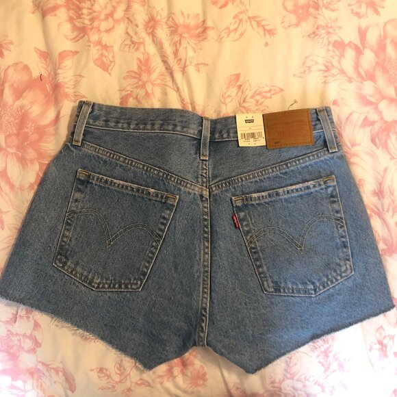 NWT Levi's Women's Shorts 501 Original Short Ojai Light Stone - Size 28 - Picture 4 of 5